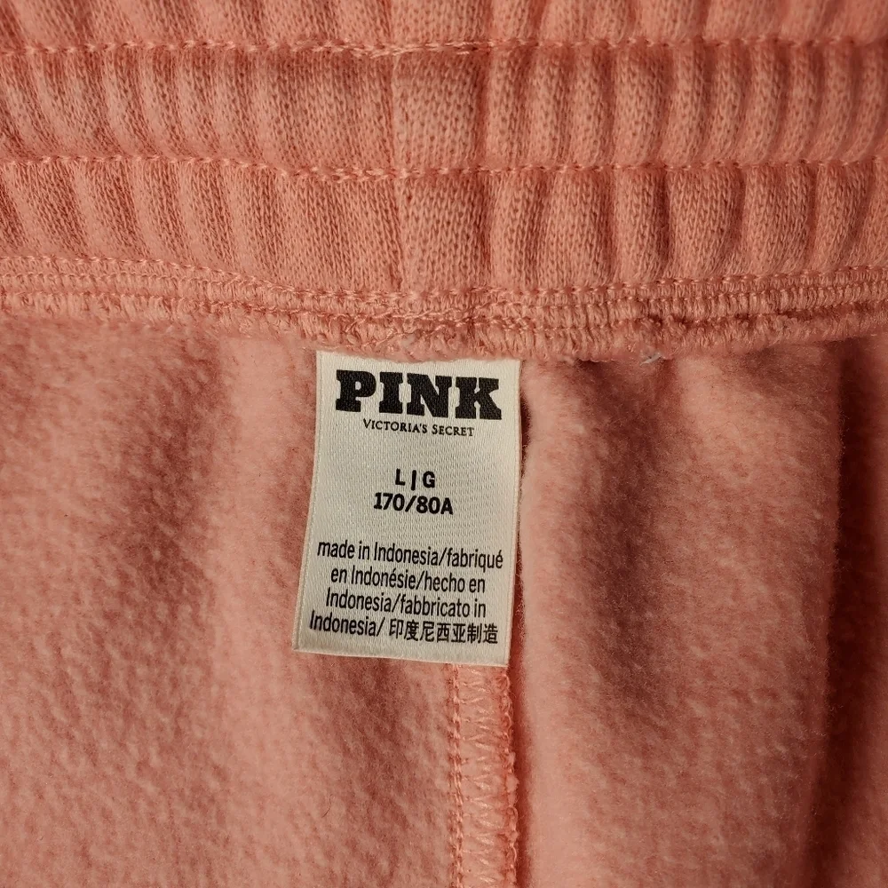 PINK Victoria's Secret Coral Pink Ivy Fleece Campus Shorts Size Large EUC